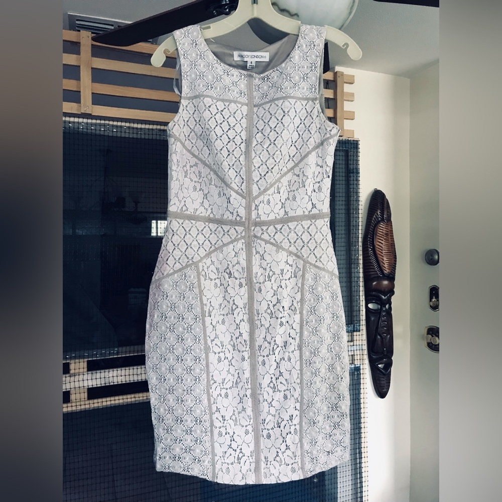 MAGGY LONDON SIZE 6 White Lace Fit-and-Flare Dress in Light Beige